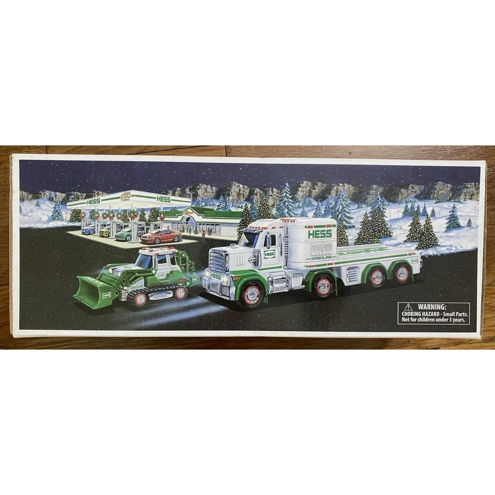 NIB Hess Toy Truck & Tractor With Lights & Sounds Great Holiday or Birthday Gift